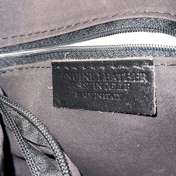 Vintage Black and Brown Italian Leather Crossbody Bucket Bag - Picture 8 of 11